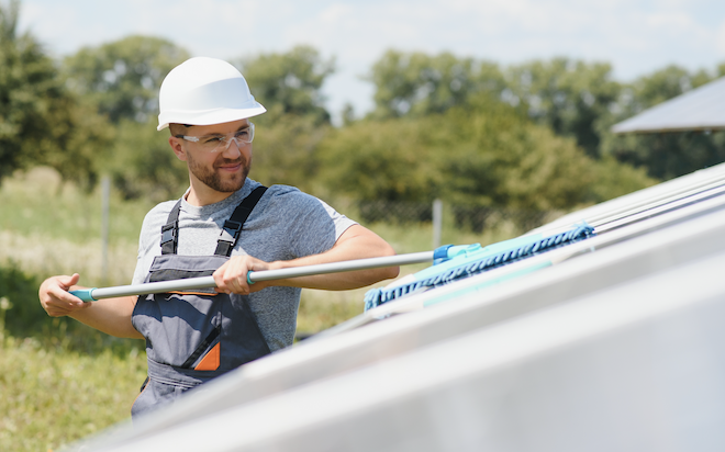 2025 Gutter Cleaning Los Angeles: Pre-Storm Costs & Tips