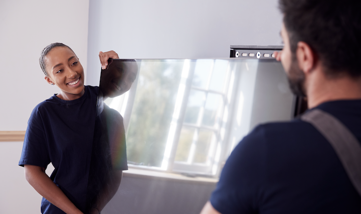 Mirror Installation Los Angeles (2025 Cost & Safety Guide)